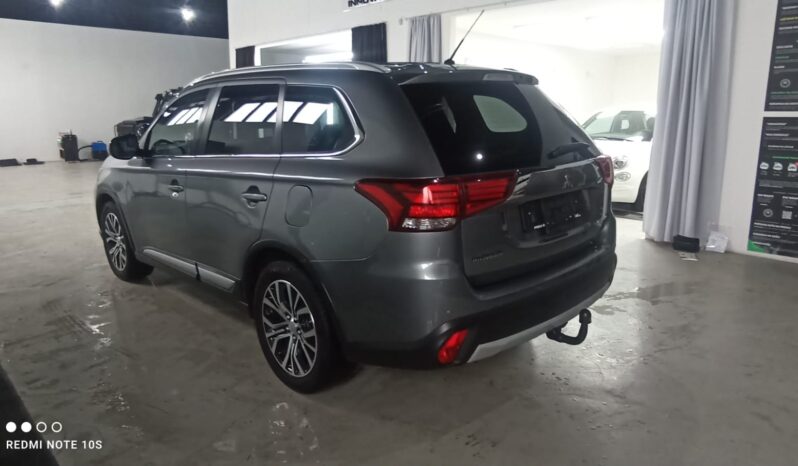 MITS.OUTLANDER 2.2 DI-D 4WD CVT 7M INSTYLE full