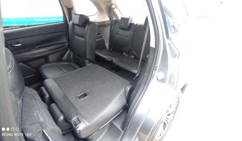 MITS.OUTLANDER 2.2 DI-D 4WD CVT 7M INSTYLE full