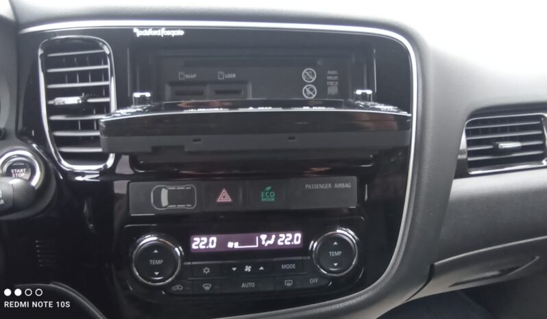 MITS.OUTLANDER 2.2 DI-D 4WD CVT 7M INSTYLE full