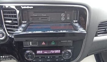 MITS.OUTLANDER 2.0 MIVEC 4WD CVT 7M INSTYLE full