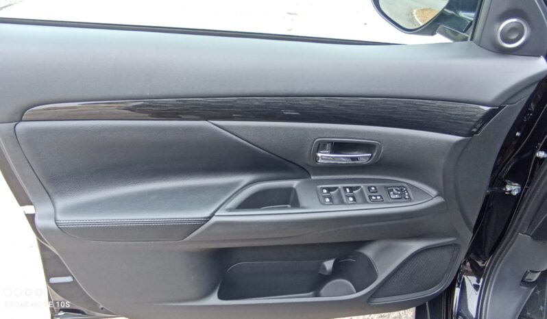 MITS.OUTLANDER 2.0 MIVEC 4WD CVT 7M INSTYLE full