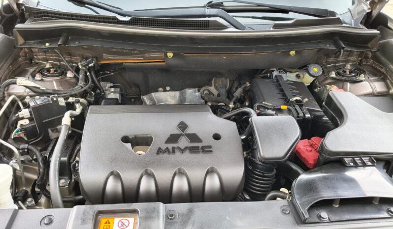 MITS.OUTLANDER 2.0 MIVEC 2WD CVT FACELIFT full
