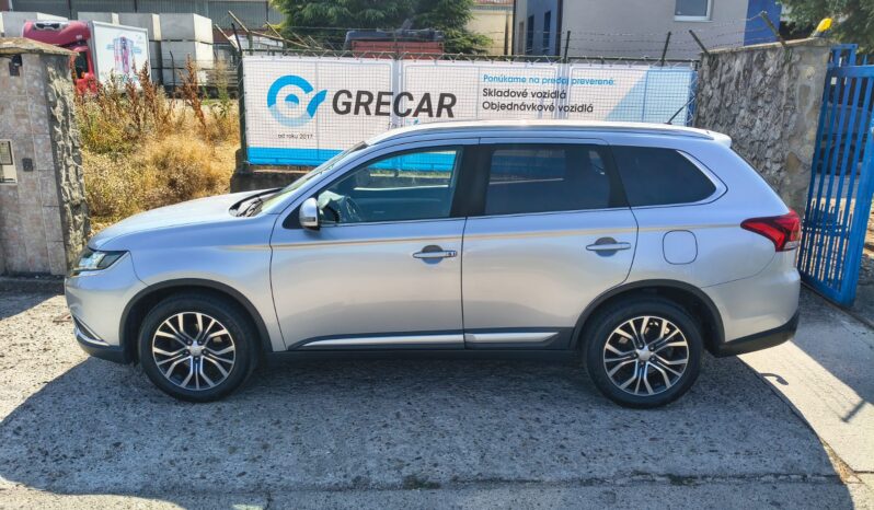 MITS. OUTLANDER 2.0 MIVEC 4WD CVT full