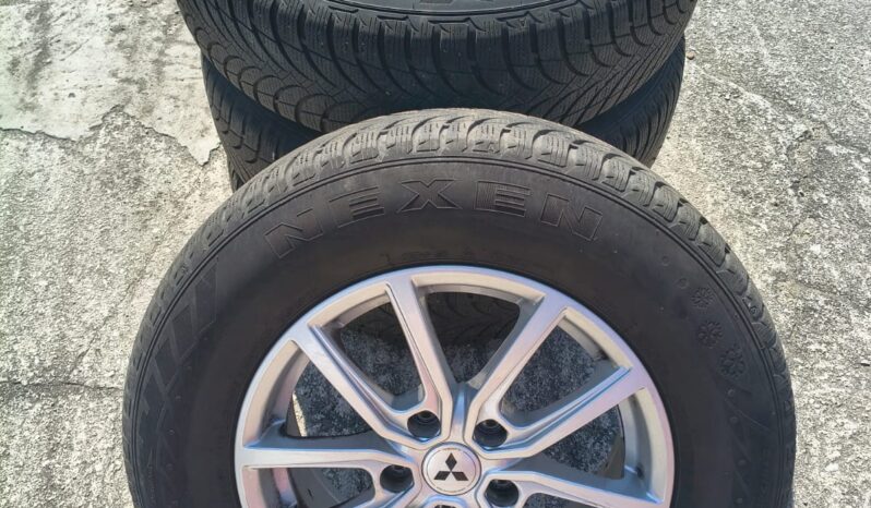 MITS. OUTLANDER 2.0 MIVEC 4WD CVT full