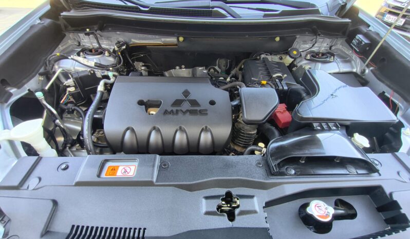 MITS. OUTLANDER 2.0 MIVEC 4WD CVT full